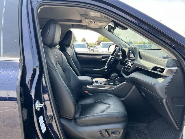 used 2022 Toyota Highlander car, priced at $39,987