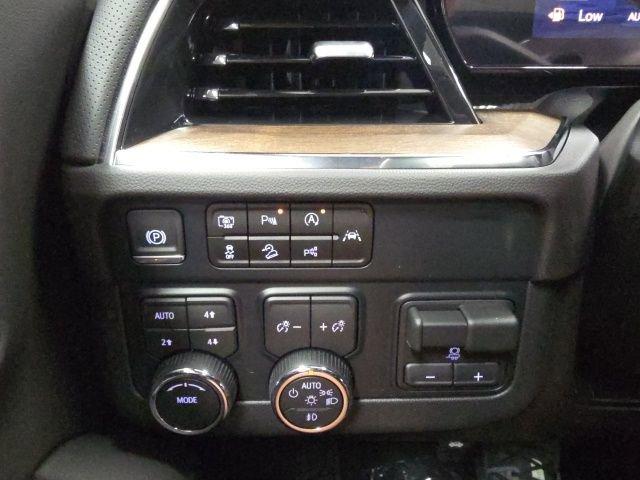 new 2025 Chevrolet Suburban car, priced at $85,682