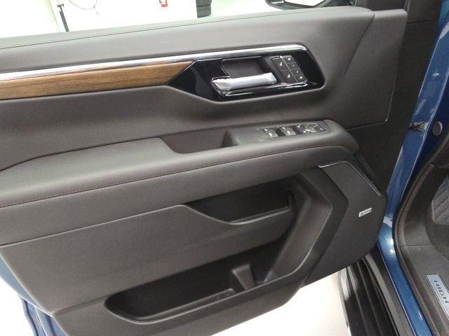 new 2025 Chevrolet Suburban car, priced at $85,682