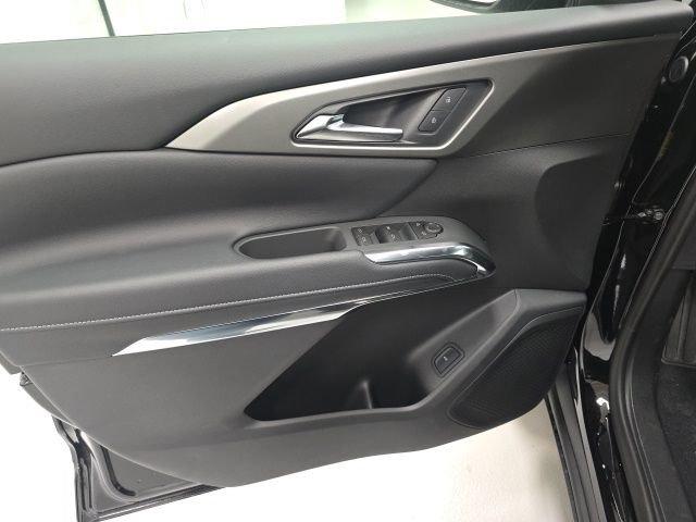 new 2026 Chevrolet Traverse car, priced at $49,205