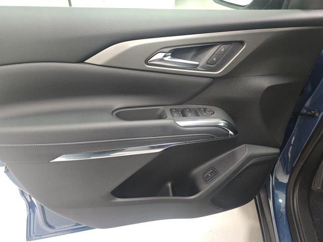 new 2026 Chevrolet Traverse car, priced at $46,324