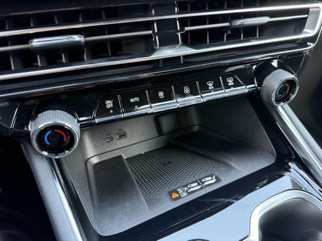 new 2026 Chevrolet Traverse car, priced at $43,579