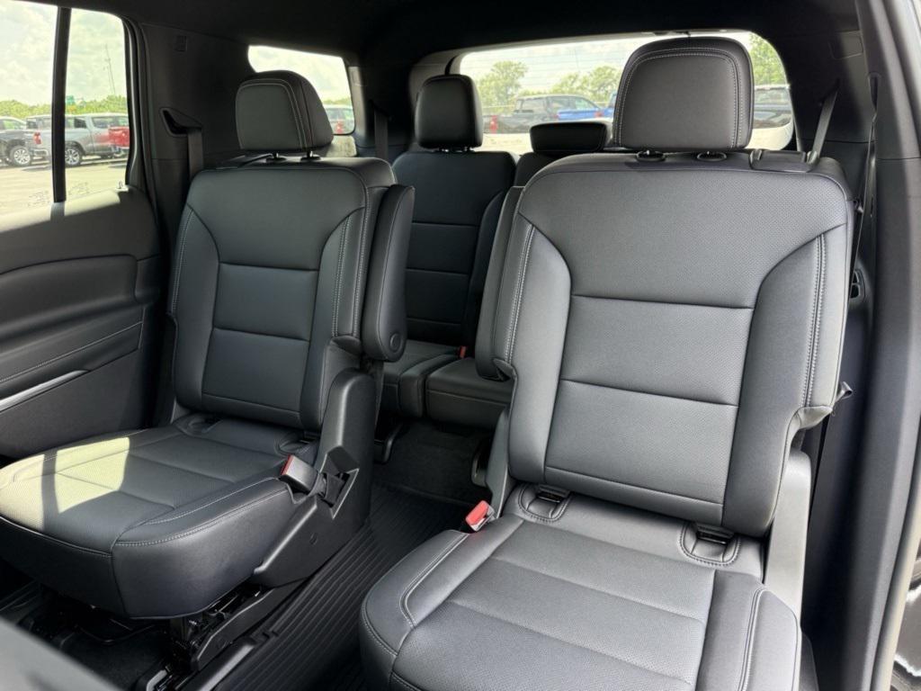 new 2026 Chevrolet Traverse car, priced at $43,579