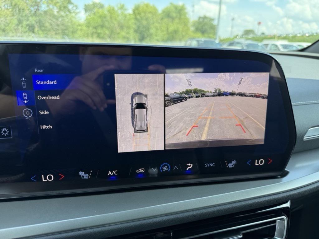 new 2026 Chevrolet Traverse car, priced at $43,579