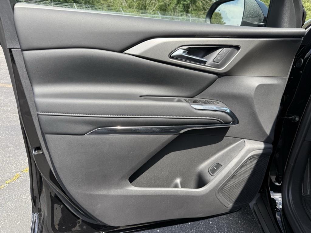 new 2026 Chevrolet Traverse car, priced at $43,579