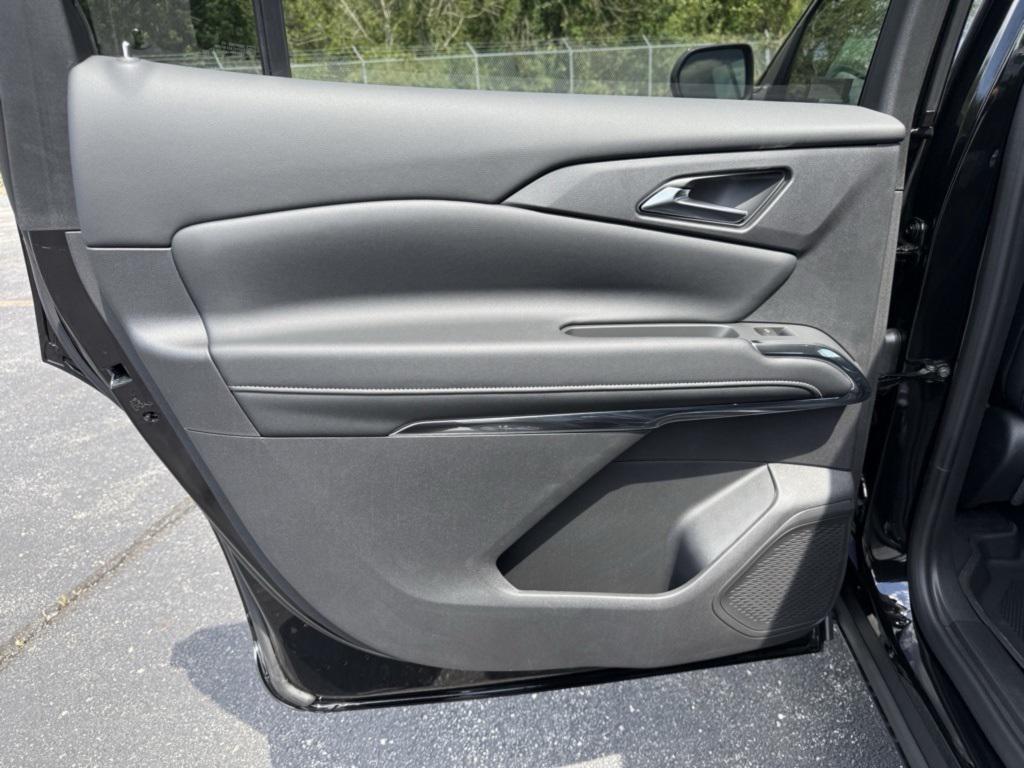 new 2026 Chevrolet Traverse car, priced at $43,579