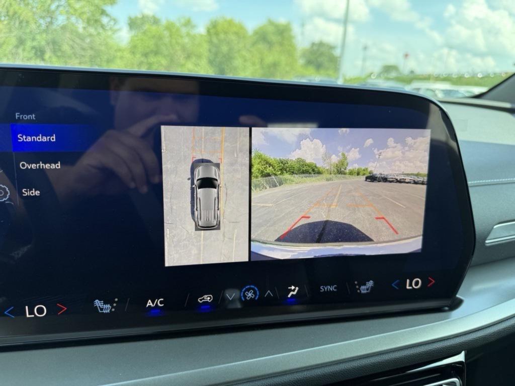 new 2026 Chevrolet Traverse car, priced at $43,579