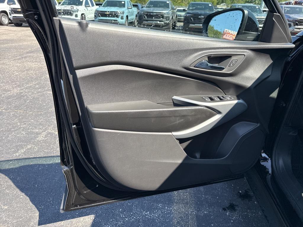 new 2025 Chevrolet Trax car, priced at $20,937