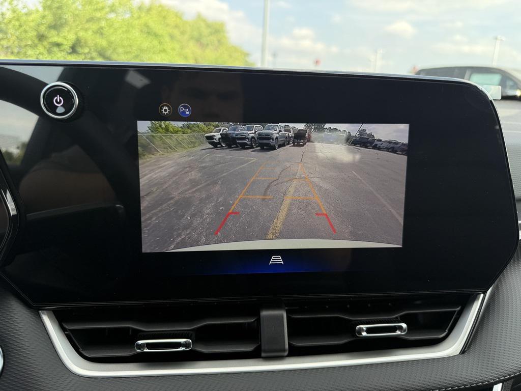 new 2026 Chevrolet Equinox car, priced at $26,918