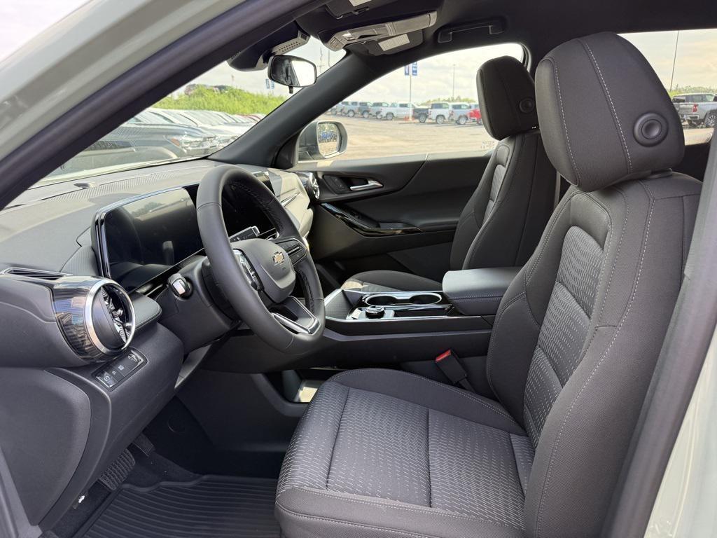 new 2026 Chevrolet Equinox car, priced at $26,918