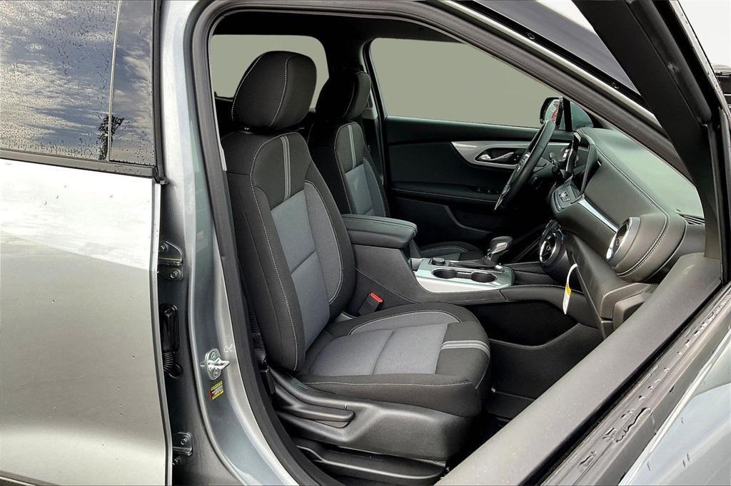 new 2025 Chevrolet Blazer car, priced at $31,991