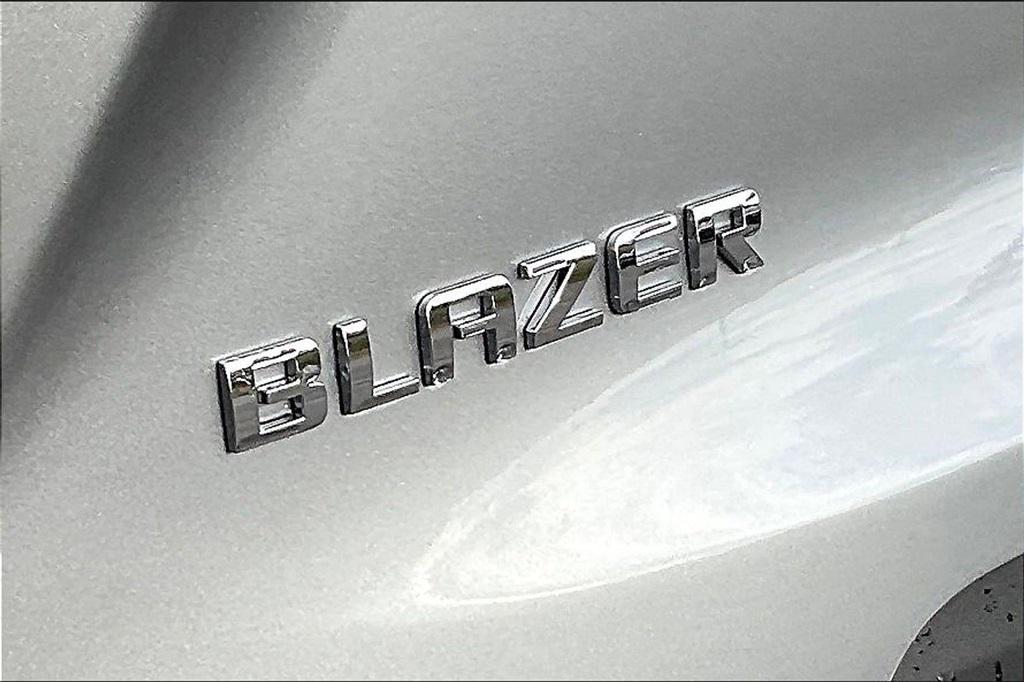 new 2025 Chevrolet Blazer car, priced at $31,991