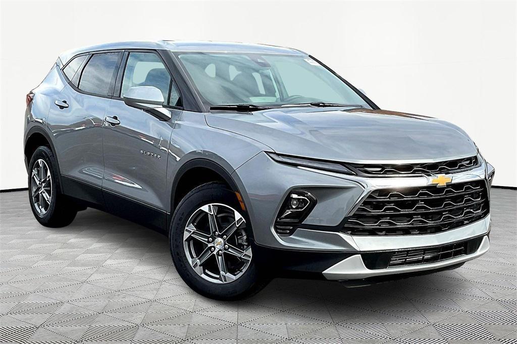 new 2025 Chevrolet Blazer car, priced at $31,991