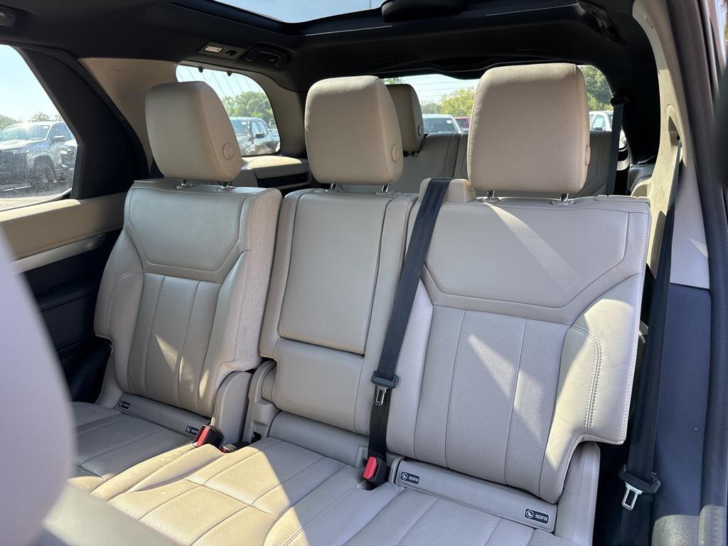 used 2020 Land Rover Discovery car, priced at $26,390