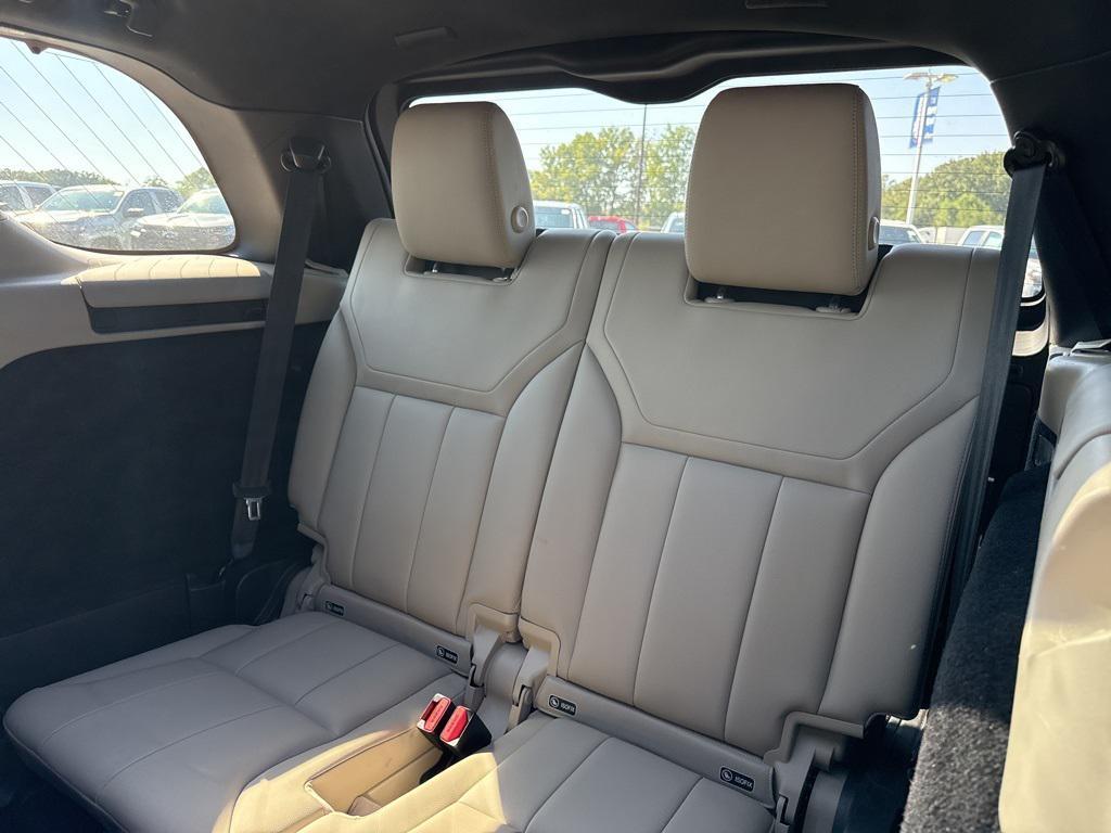used 2020 Land Rover Discovery car, priced at $26,390