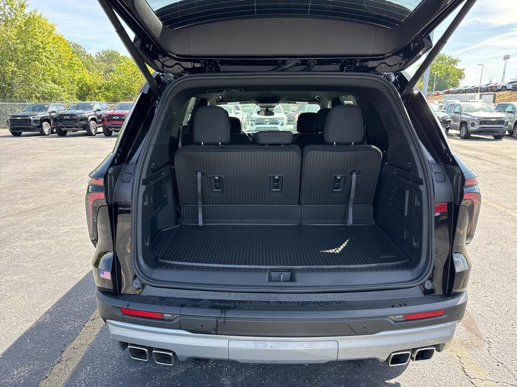 new 2026 Chevrolet Traverse car, priced at $41,395