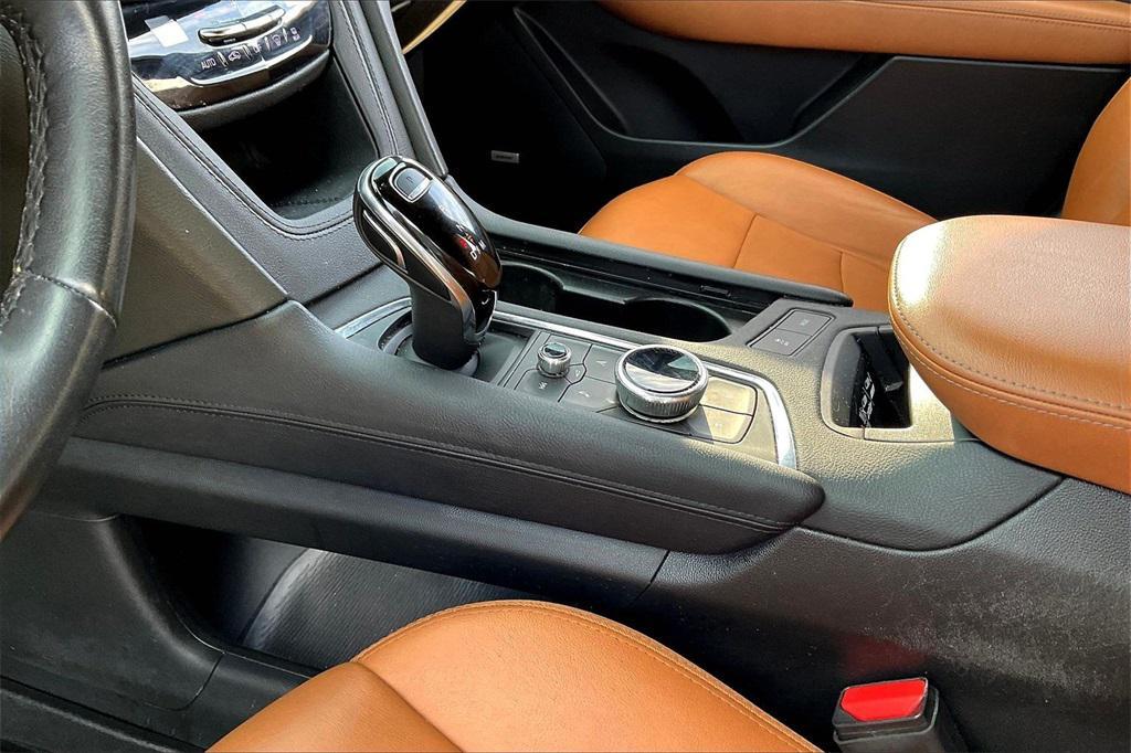 used 2021 Cadillac XT5 car, priced at $29,290