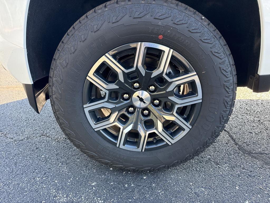 new 2026 Chevrolet Colorado car, priced at $42,743