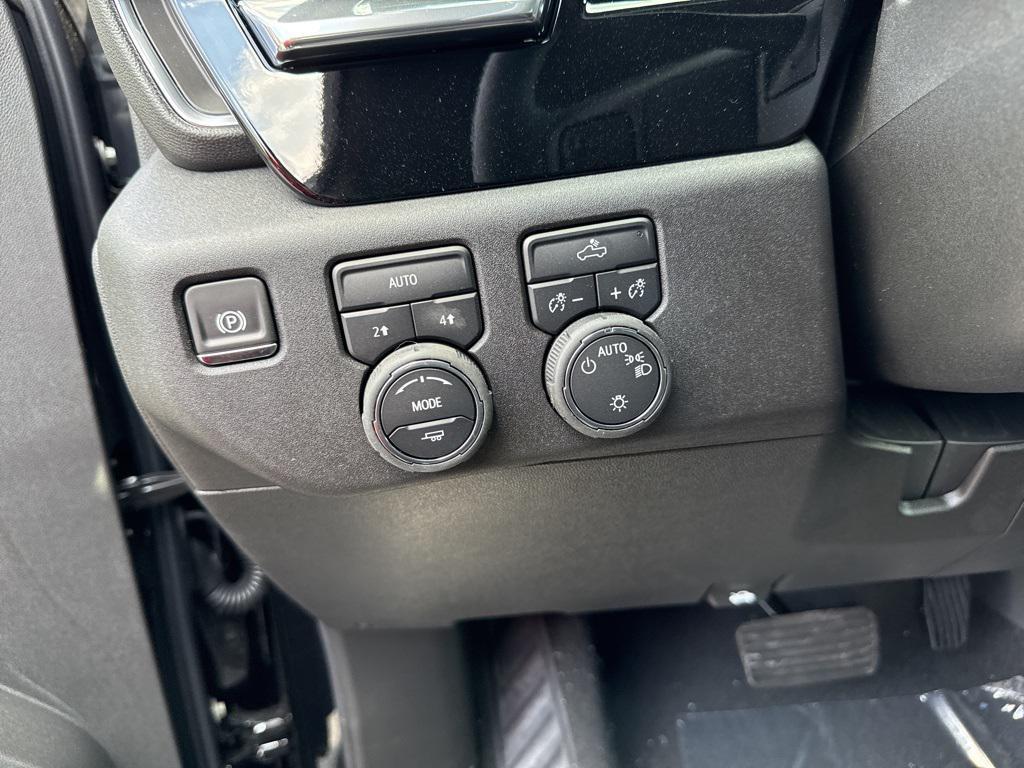 new 2025 Chevrolet Silverado 1500 car, priced at $48,081