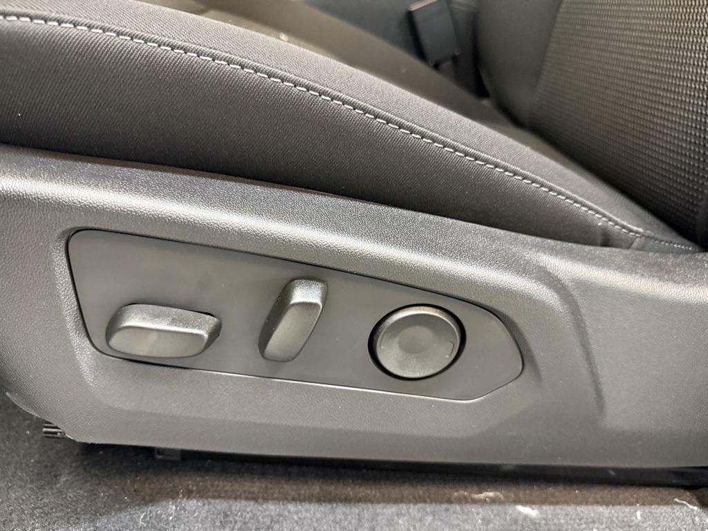 new 2025 Chevrolet Colorado car, priced at $37,136