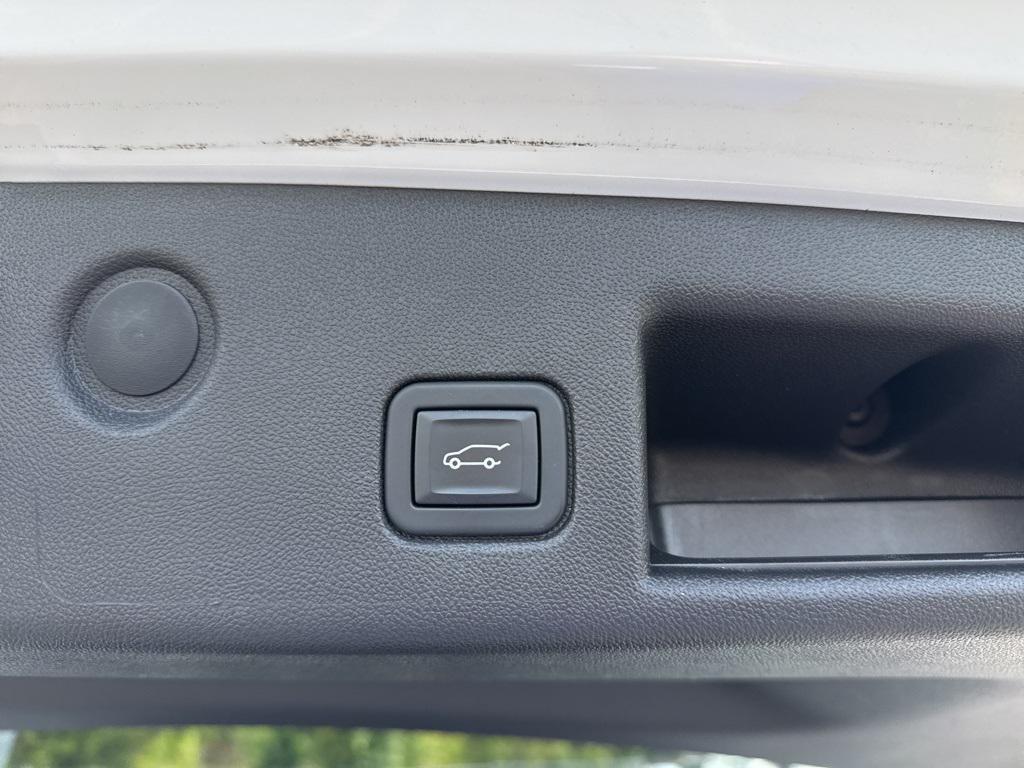 used 2024 Chevrolet Equinox car, priced at $22,400