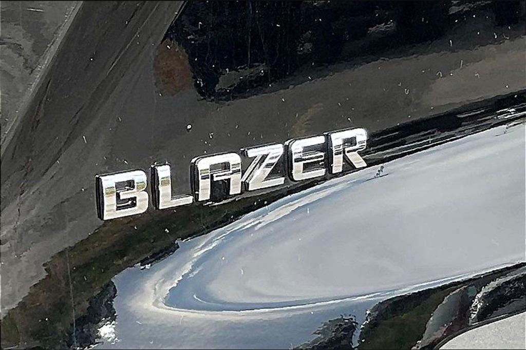 new 2025 Chevrolet Blazer car, priced at $32,722