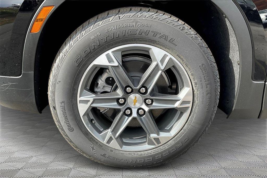 new 2025 Chevrolet Blazer car, priced at $32,722