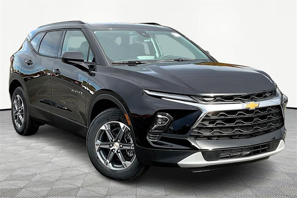 new 2025 Chevrolet Blazer car, priced at $32,722