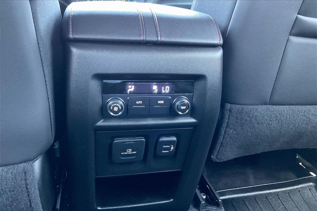 used 2023 Chevrolet Traverse car, priced at $33,900