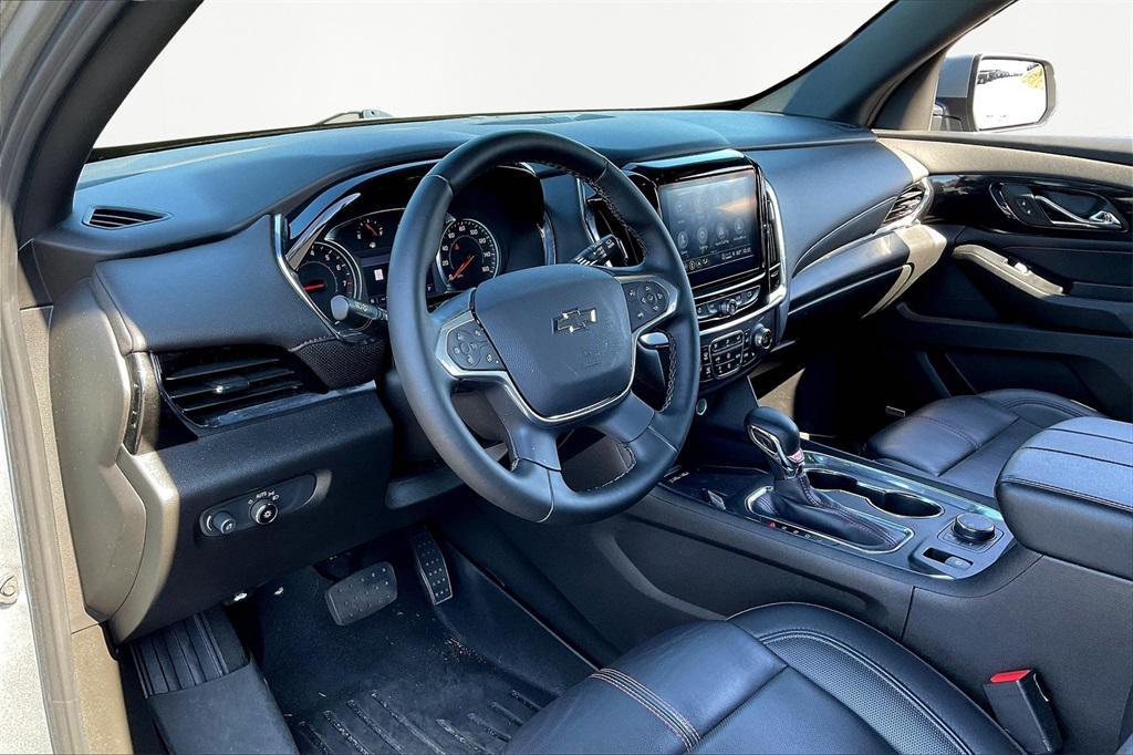 used 2023 Chevrolet Traverse car, priced at $33,900