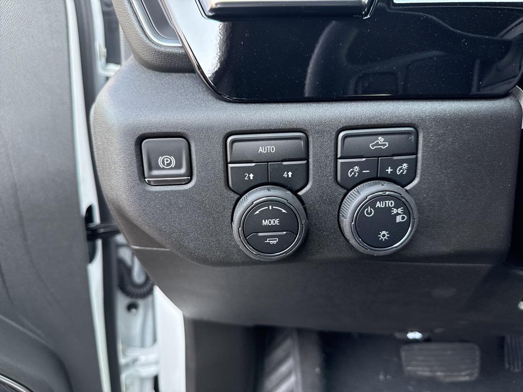 new 2025 Chevrolet Silverado 1500 car, priced at $43,903