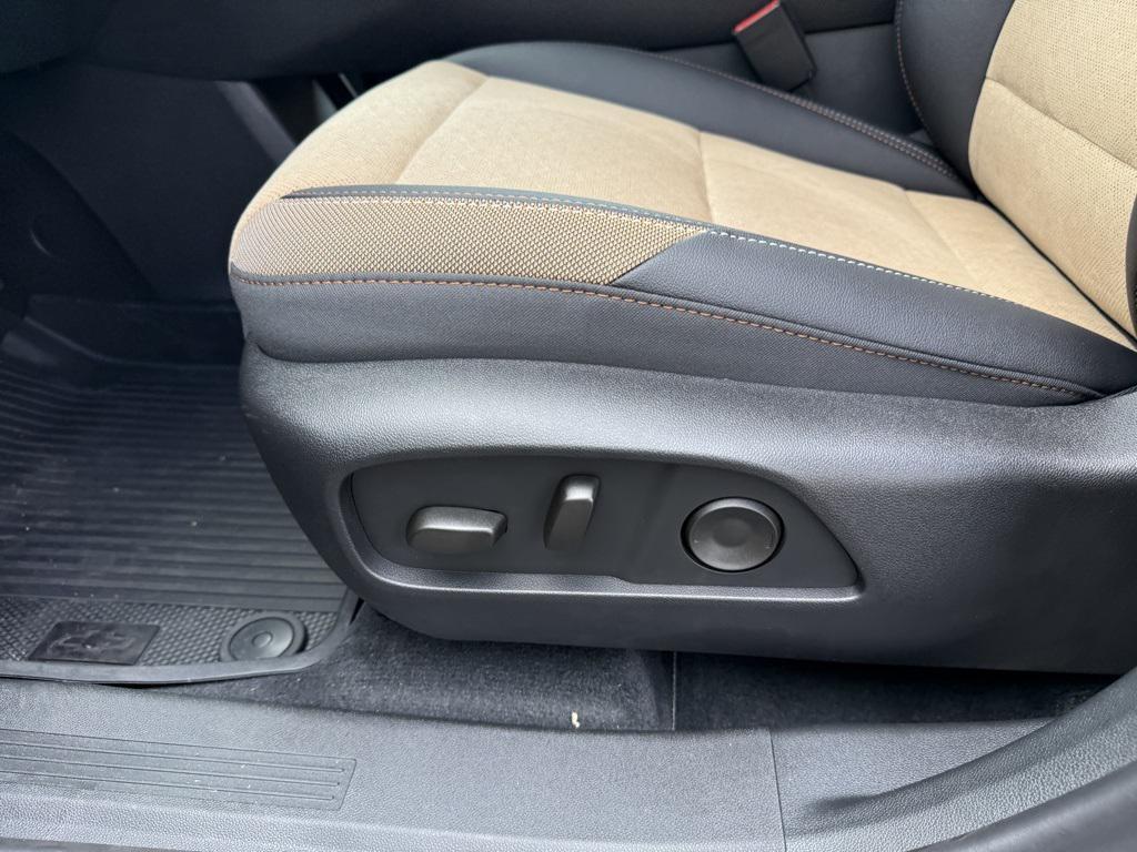 new 2026 Chevrolet Equinox car, priced at $31,653