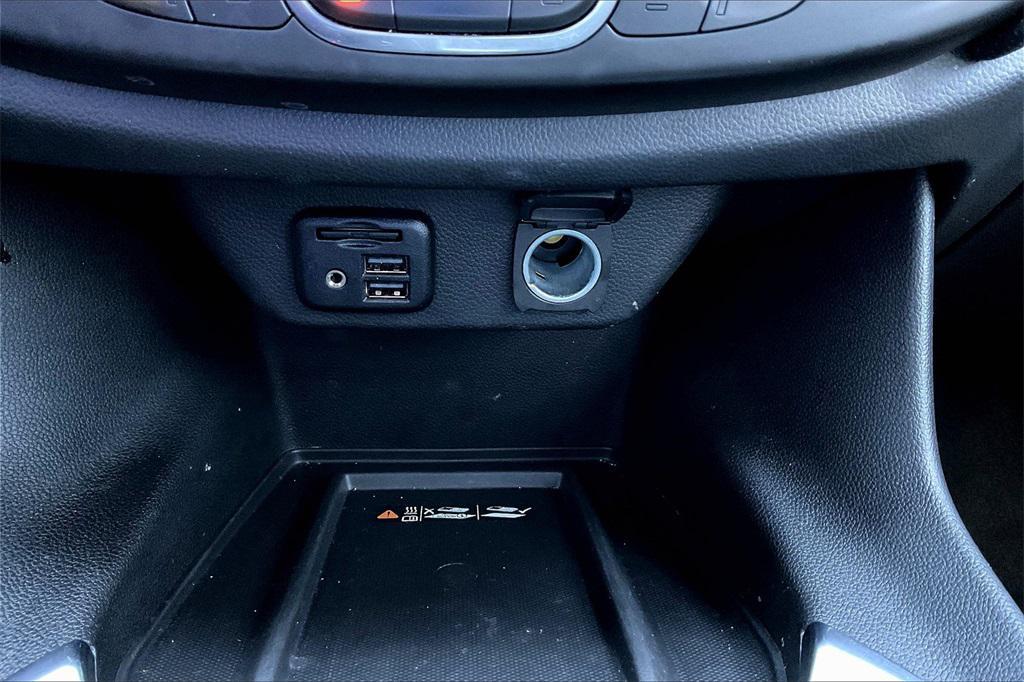 used 2023 Chevrolet Traverse car, priced at $35,888