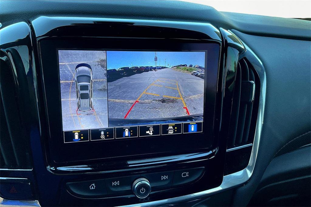 used 2023 Chevrolet Traverse car, priced at $35,888
