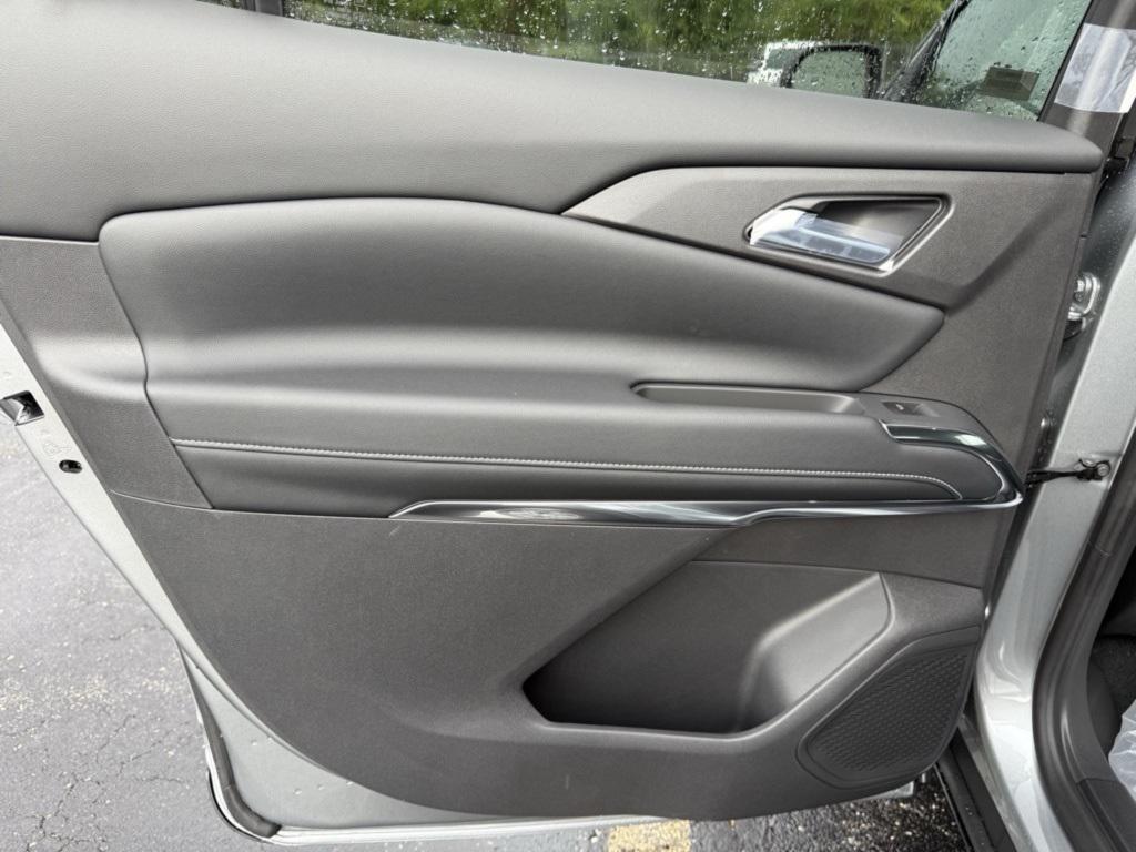 new 2026 Chevrolet Traverse car, priced at $43,531