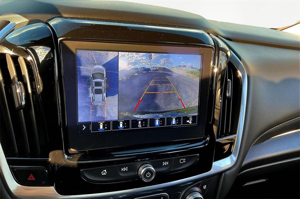 used 2021 Chevrolet Traverse car, priced at $37,990