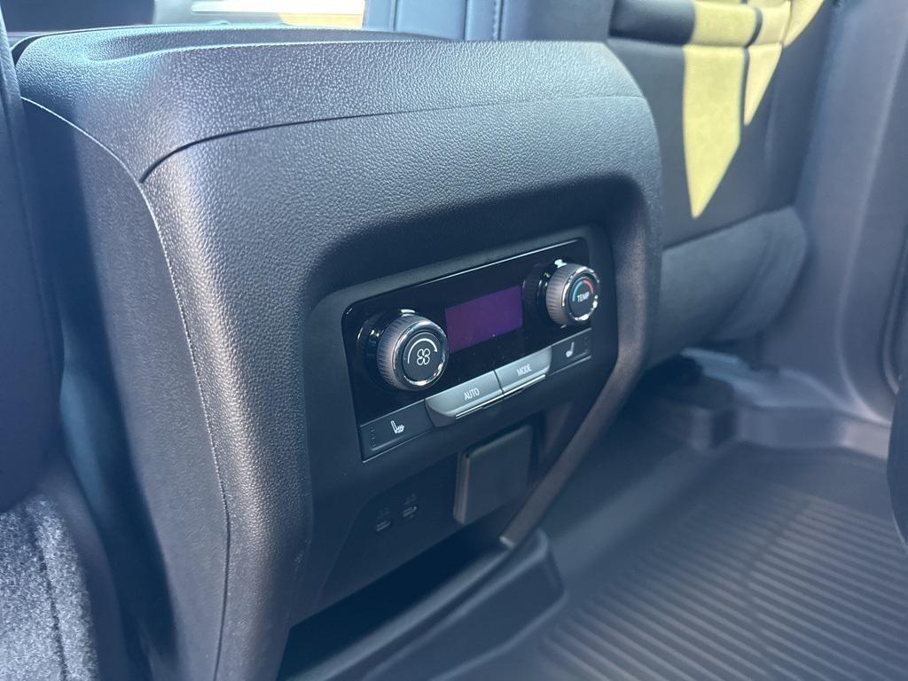 new 2026 Chevrolet Traverse car, priced at $56,173