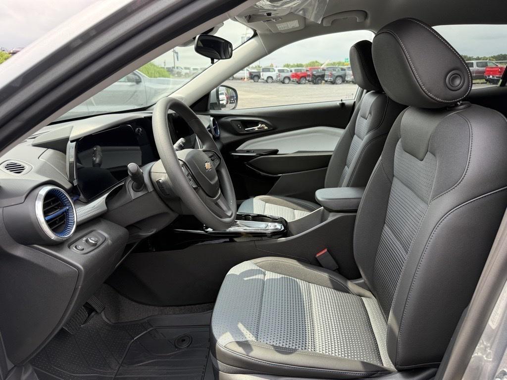 new 2025 Chevrolet Trax car, priced at $21,978