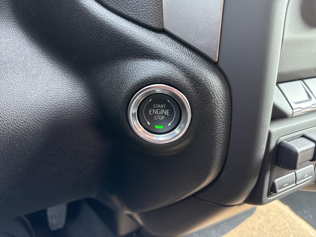 new 2025 Chevrolet Silverado 1500 car, priced at $43,200