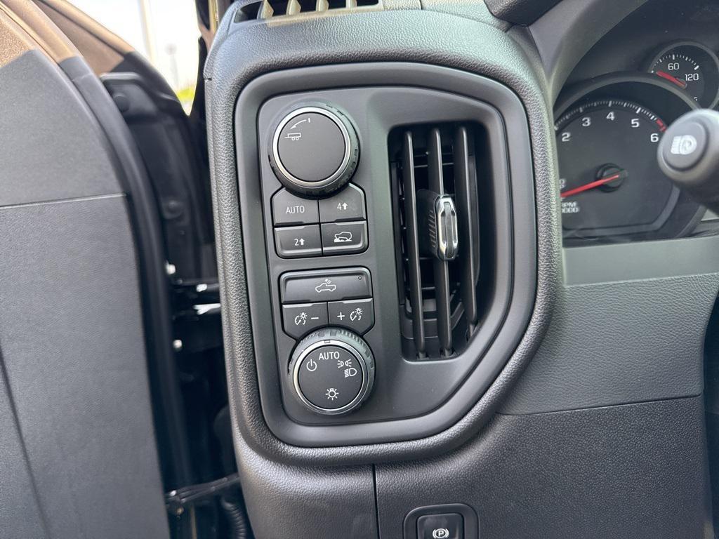 new 2025 Chevrolet Silverado 1500 car, priced at $43,200