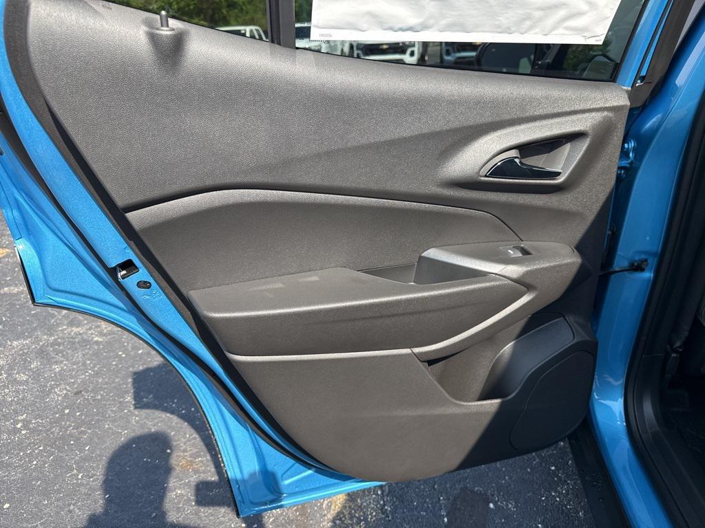 new 2025 Chevrolet Trax car, priced at $25,398