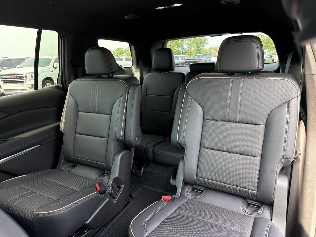 new 2025 Chevrolet Traverse car, priced at $50,579