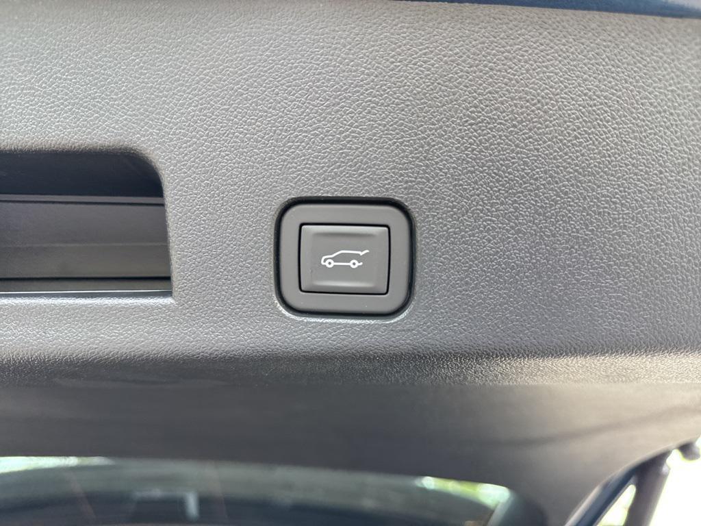 new 2025 Chevrolet Traverse car, priced at $50,579