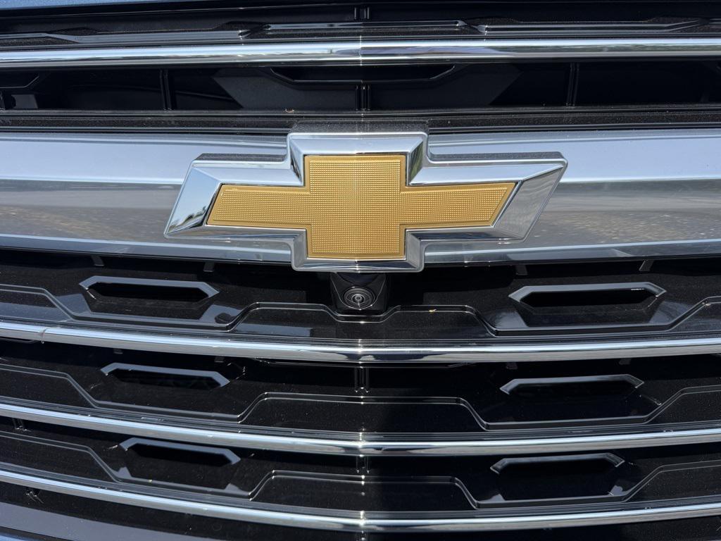new 2025 Chevrolet Traverse car, priced at $50,579