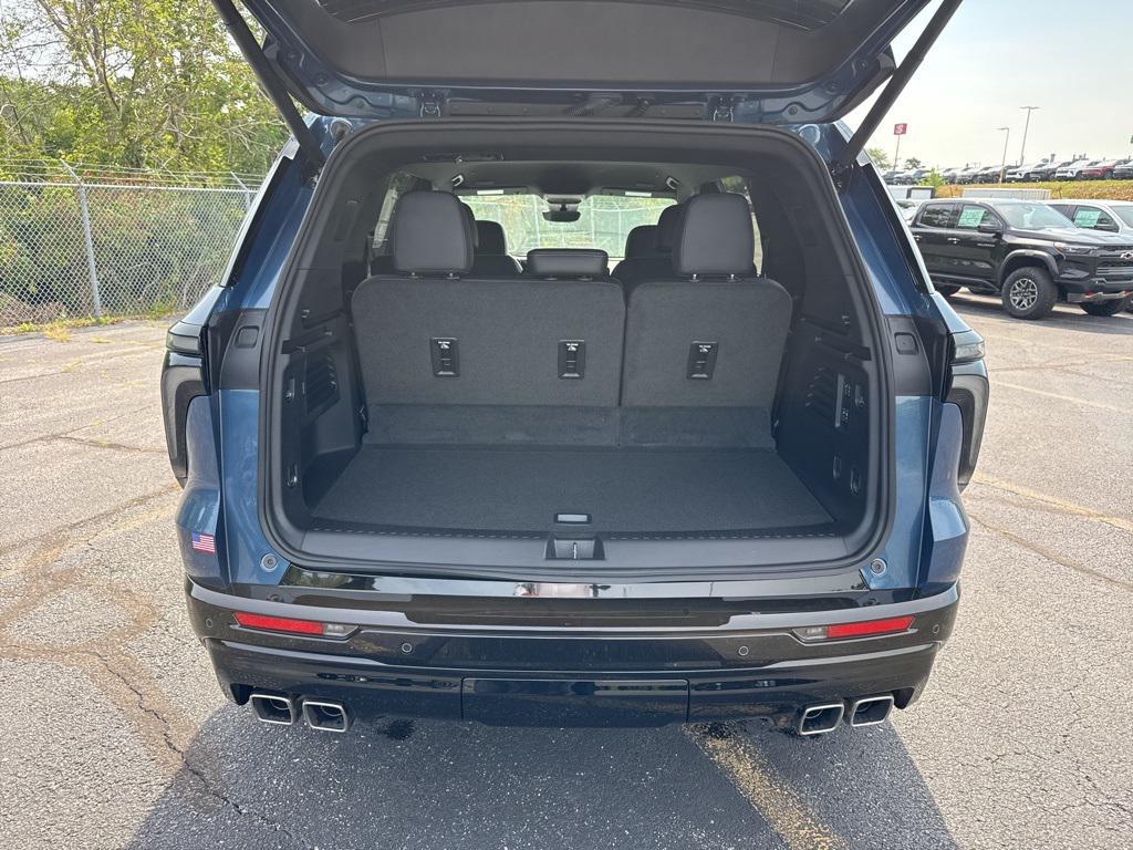 new 2025 Chevrolet Traverse car, priced at $50,579