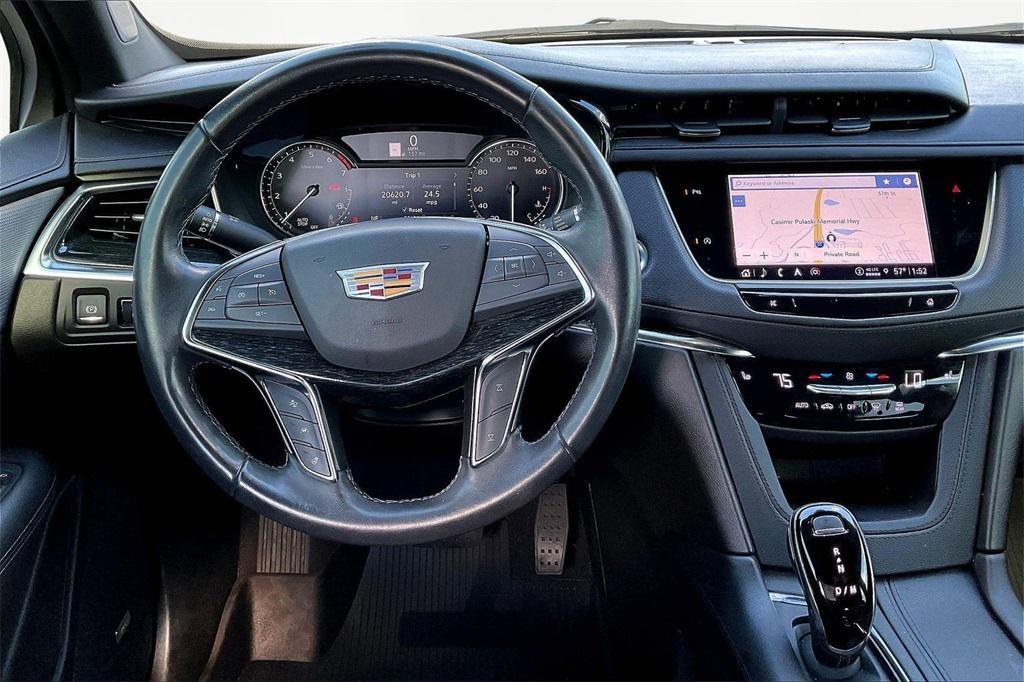 used 2022 Cadillac XT5 car, priced at $32,100