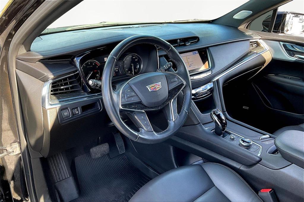 used 2022 Cadillac XT5 car, priced at $32,100