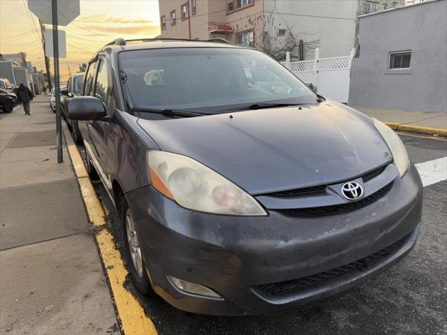 used 2006 Toyota Sienna car, priced at $2,750