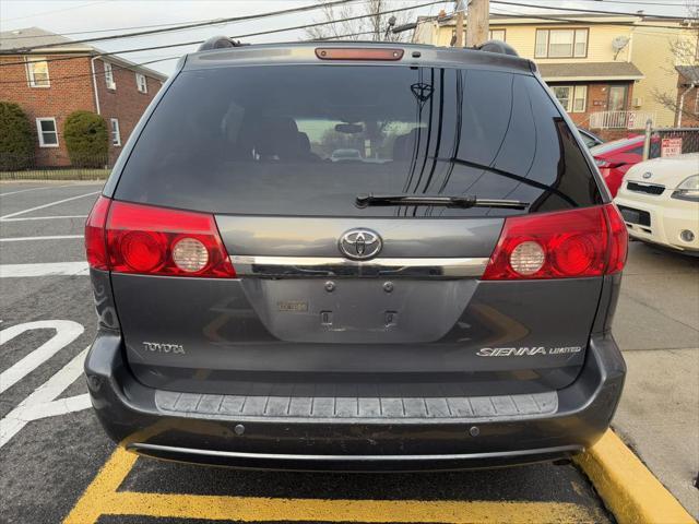 used 2006 Toyota Sienna car, priced at $2,750