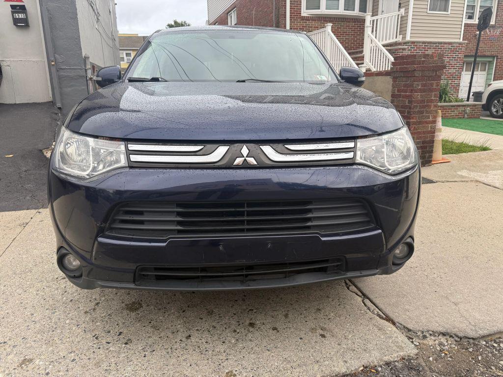 used 2014 Mitsubishi Outlander car, priced at $4,495
